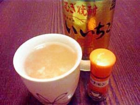 焼酎のお湯割りにプラス！香りふくよかなシナモン焼酎